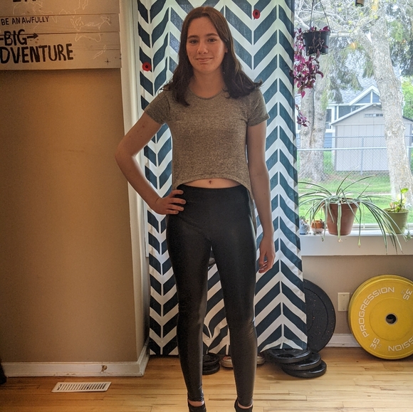 Crop t shirt - Picture 1 of 2